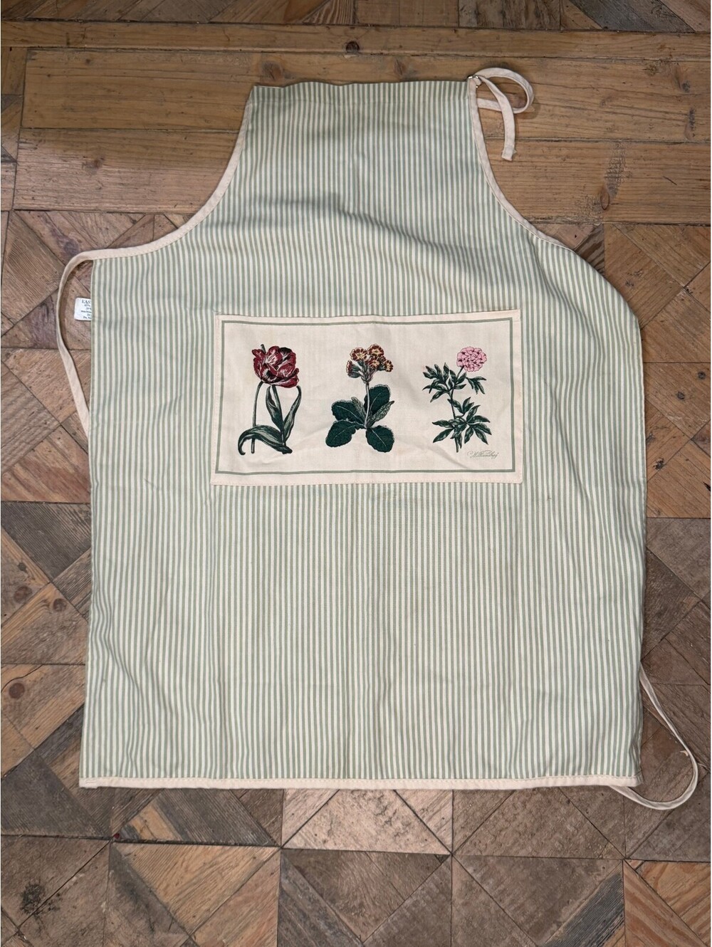 Vintage colonial Williamsburg botanical print apron